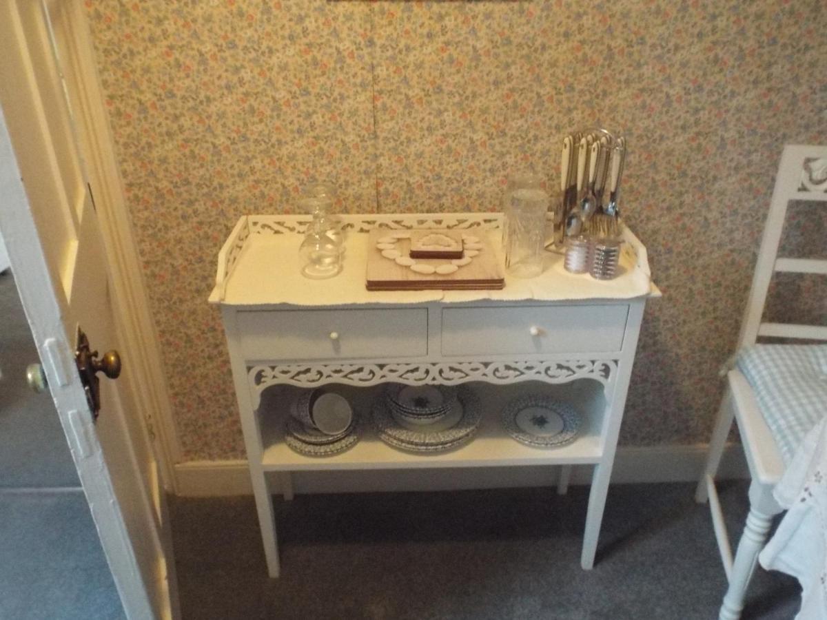 Pendyffryn Manor Bed & Breakfast Little Haven Екстер'єр фото