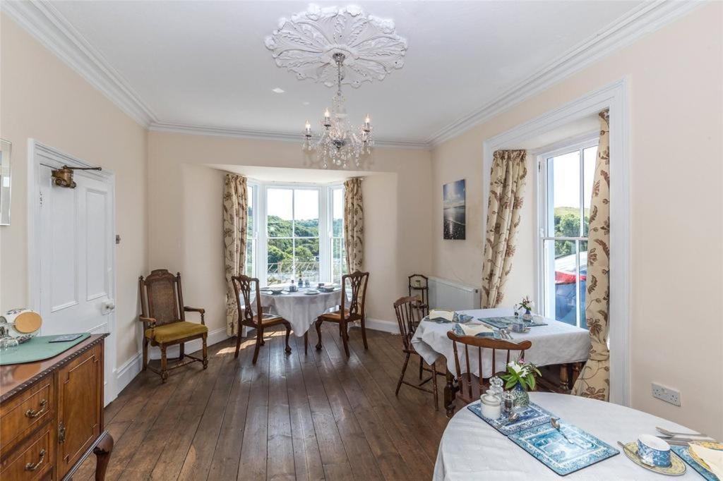 Pendyffryn Manor Bed & Breakfast Little Haven Екстер'єр фото